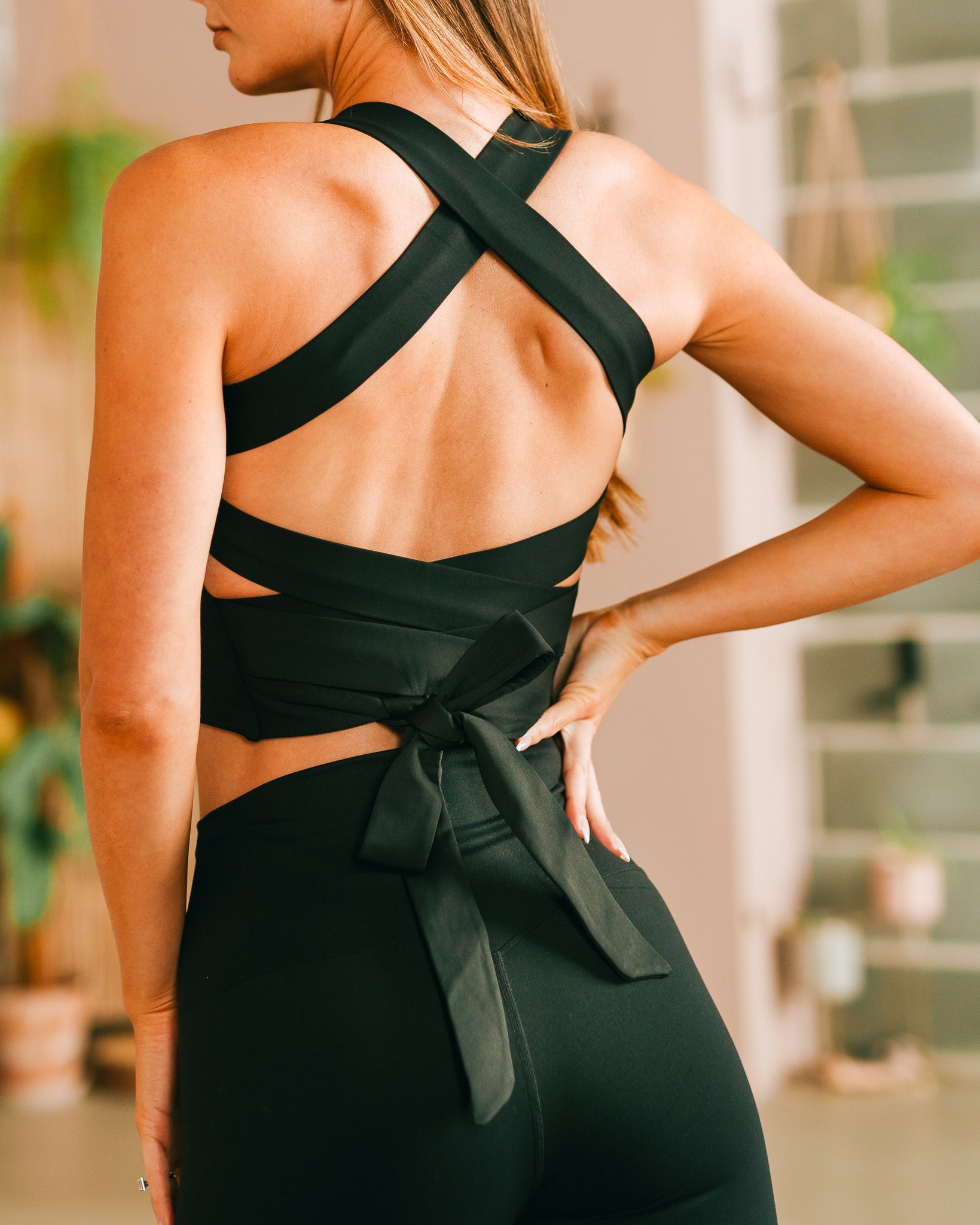 The Larisa Strap Bra Top in Black – The Gym Wear Boutique