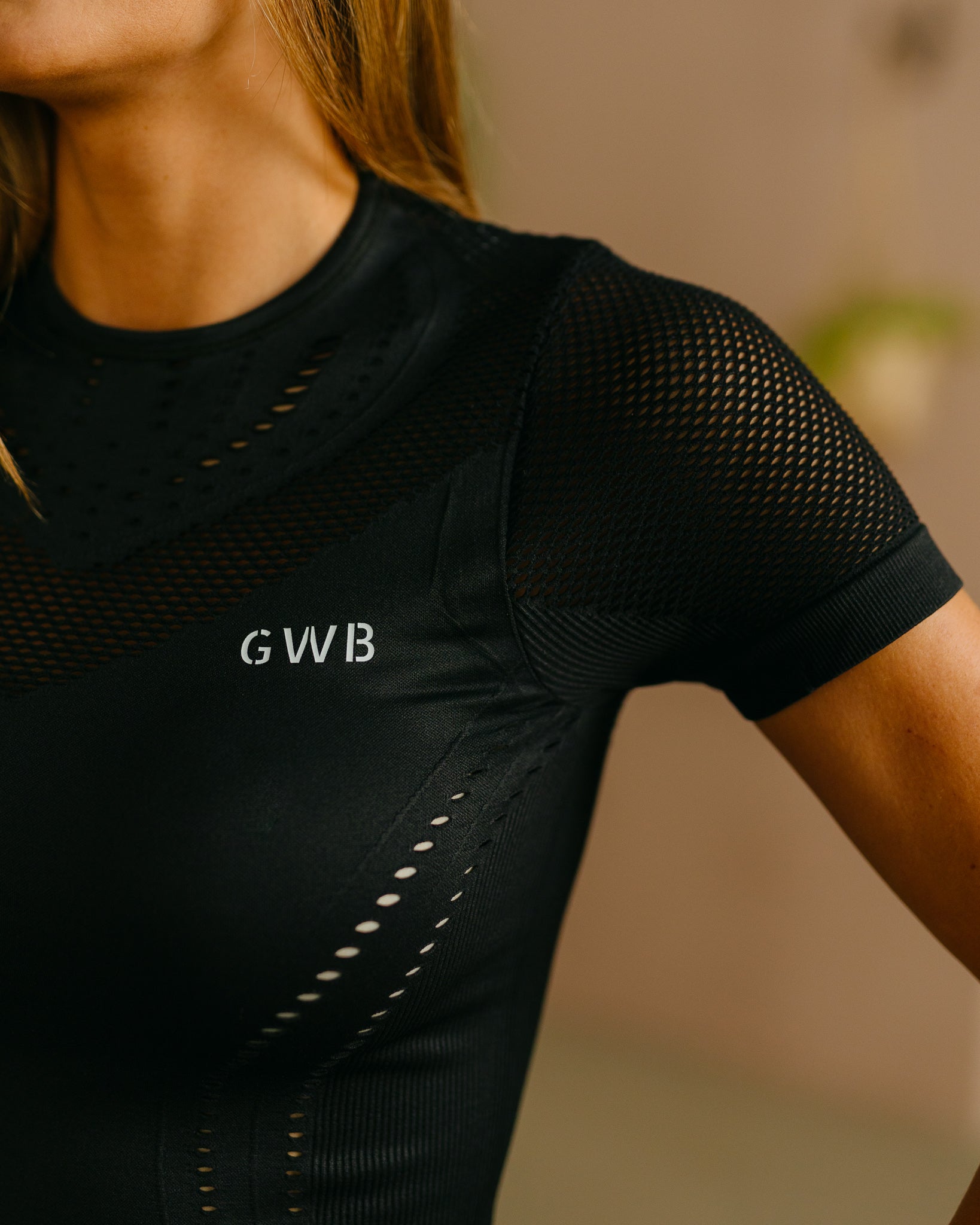 The Nyx Mesh Capped Sleeved Workout Top in Black