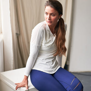 Aurora Long Sleeve Gym Top in White – The Gym Wear Boutique